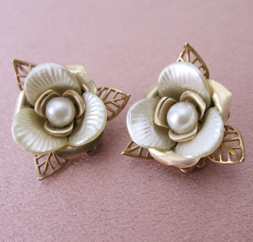 （画像用） パールフラワー イヤリング