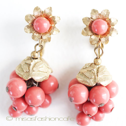 （画像用） コーラルのお花イヤリング