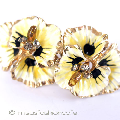 （画像用） ＣＯＲＯ　イヤリング パンジーのお花