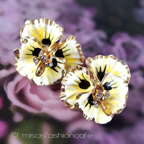 （画像用） ＣＯＲＯ　イヤリング パンジーのお花