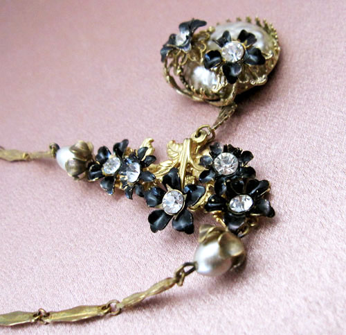 （画像用） Haskell・Robert調 お花ネックレス