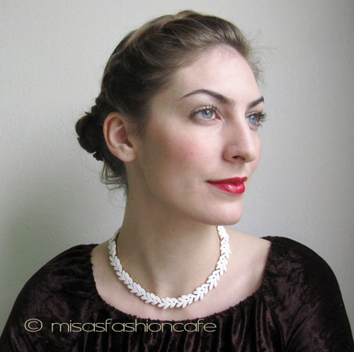 （画像用） ヴィンテージジュエリー トリファリ白葉ネックレス