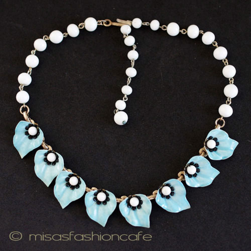 （画像用） Barclay お花ネックレス