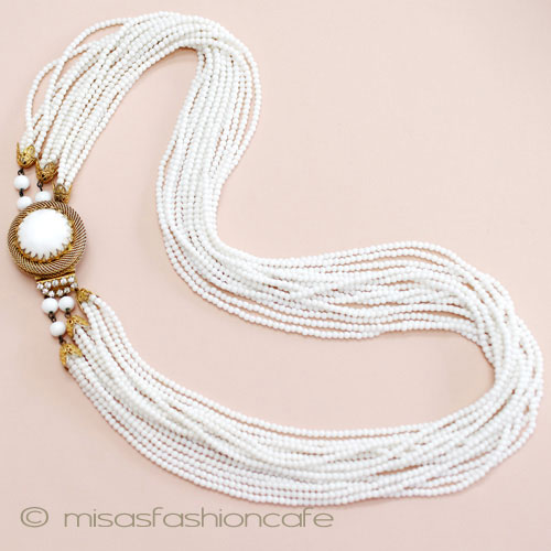 （画像用） Original By Robert　 ミルクガラス ネックレス