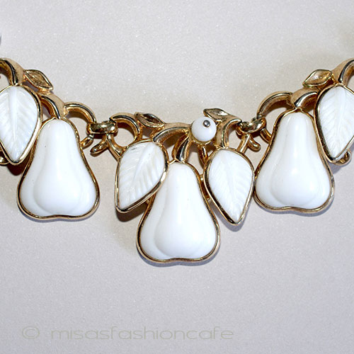 （画像用） Ｔｒｉｆａｒｉ　 トリファリ ガラス洋梨ネックレス