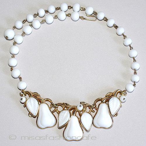 （画像用） Ｔｒｉｆａｒｉ　 トリファリ ガラス洋梨ネックレス