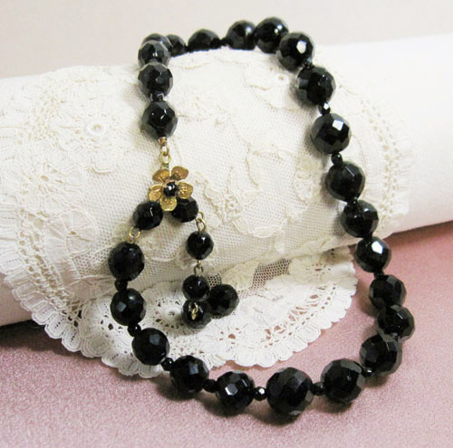 （画像用） DeMario フレンチジェット お花ネックレス