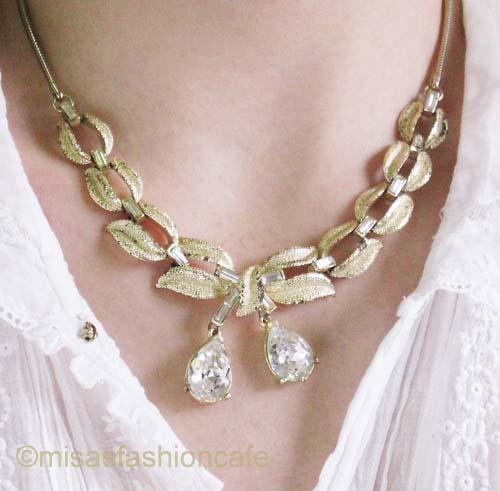 （画像用） Coro ネックレス クリスタル・リボン