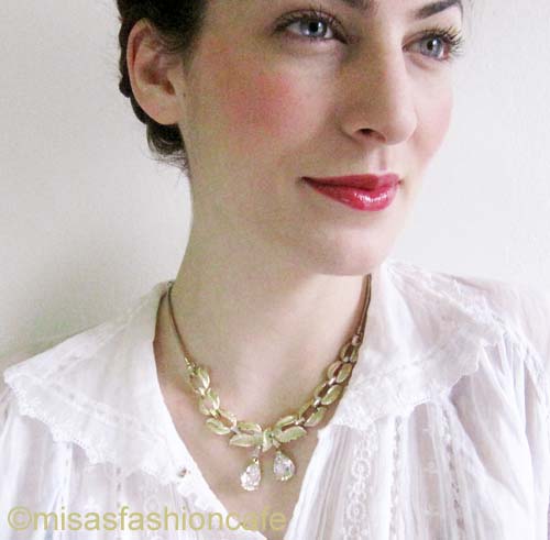 （画像用） Coro ネックレス クリスタル・リボン