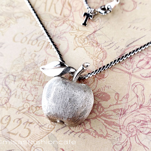 （画像用） Trifari　 トリファリ 林檎　ネックレス