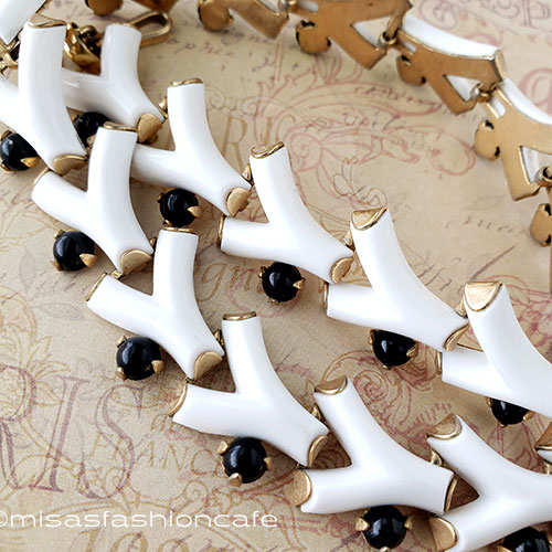 （画像用） Trifari　 トリファリ 白黒の木ネックレス