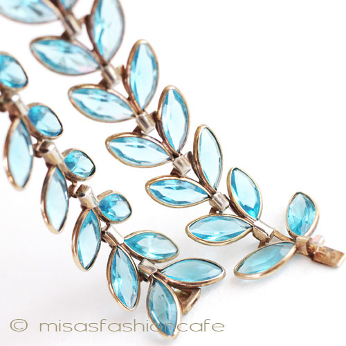 （画像用） Trifari　トリファリ 希少ガラス葉ネックレス