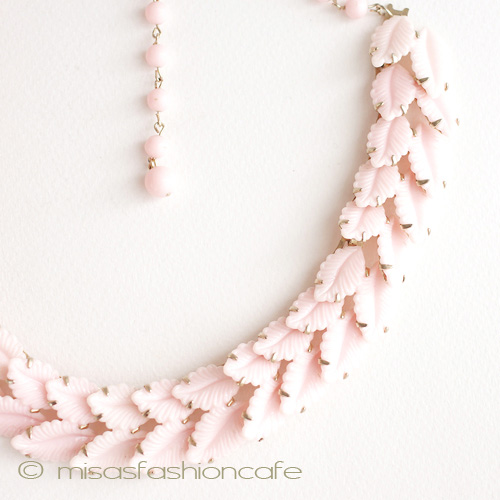（画像用） ピンクの葉　ネックレス