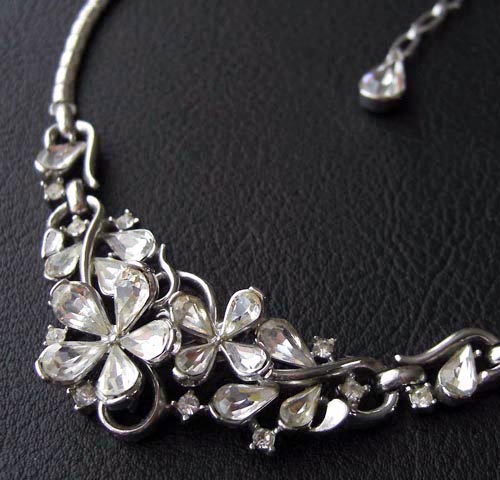 （画像用） クラウントリファリ Trifariお花ネックレス