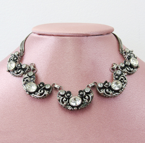 （画像用） アンティーク豪華ネックレス 透かしシルバーフラワー