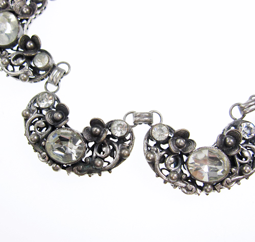 （画像用） アンティーク豪華ネックレス 透かしシルバーフラワー