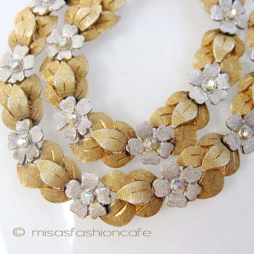 （画像用） 金銀フラワーネックレス