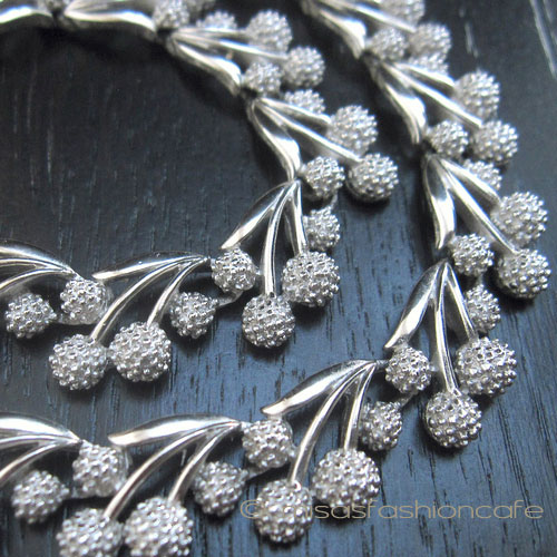 （画像用） Trifari　トリファリ 　たんぽぽ ネックレス