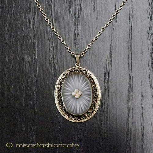 （画像用） WhitingDAVIS グラスネックレス