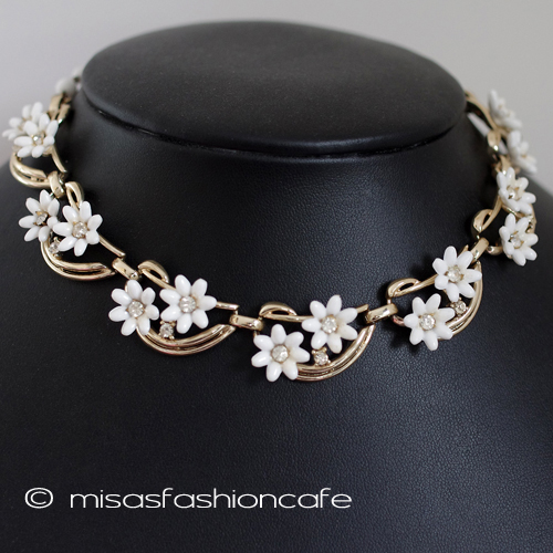 （画像用） Coro　コロペガサス 白い花　ネックレス