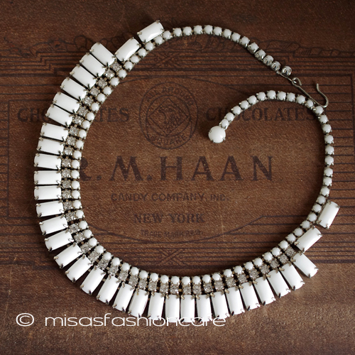 （画像用） ヴィンテージアクセサリー ミルクガラス　ネックレス