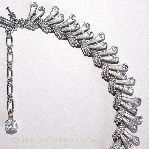 （画像用） Ｔｒｉｆａｒｉ　 トリファリ クリスタル　ネックレス