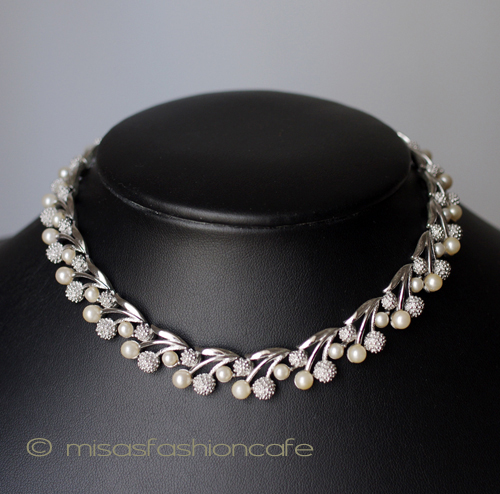 （画像用） Trifari　トリファリ 　パールの花ネックレス