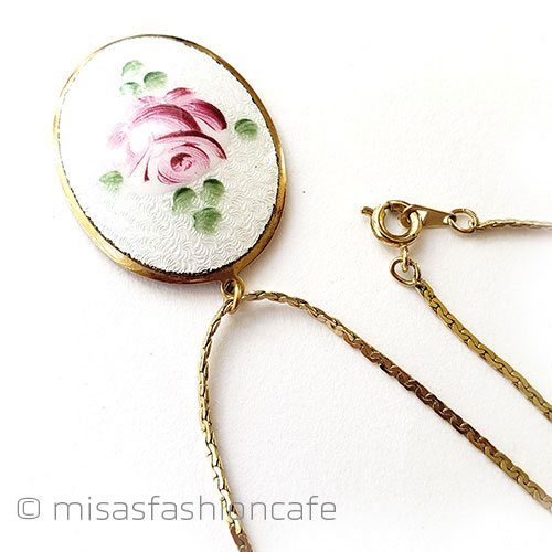 （画像用） アンティークジュエリー ローズのお花エナメル