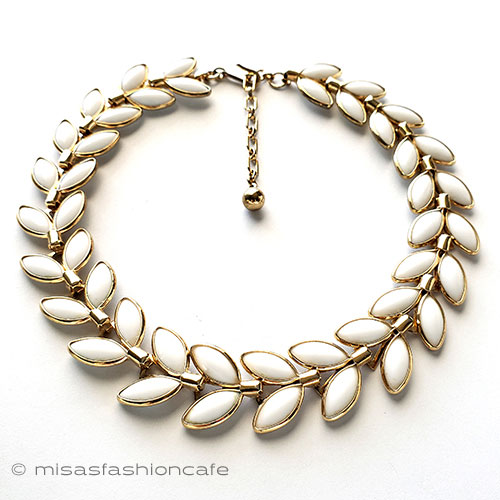 （画像用） Trifari　 トリファリ ガラス葉ネックレス