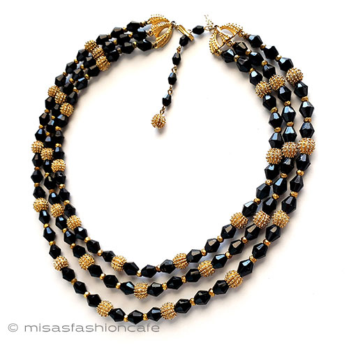 （画像用） Trifari　トリファリ ガラス3連ネックレス