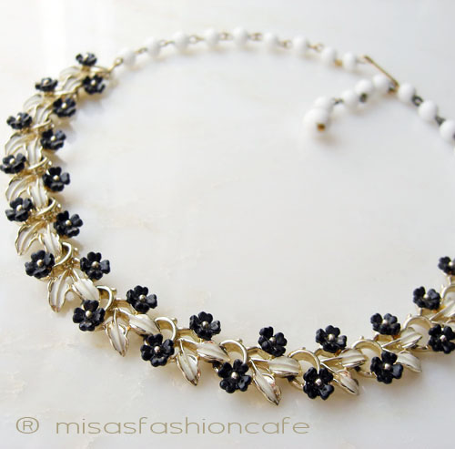 （画像用） Coro　小花ネックレス