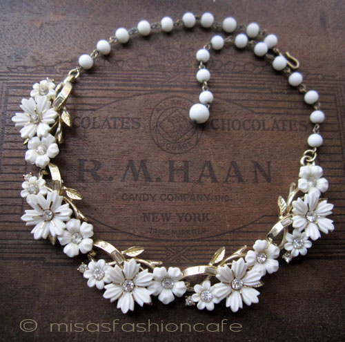 （画像用） Coro コロペガサス お花ネックレス