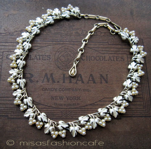 （画像用） Coro　パール花ネックレス