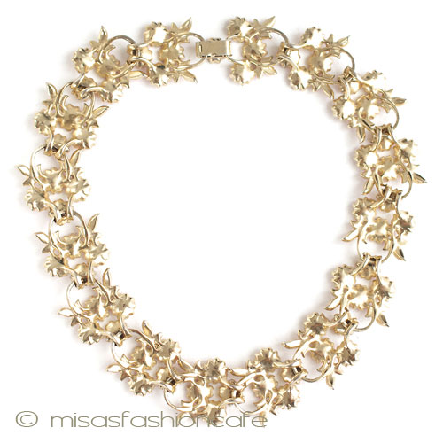 （画像用） エナメル花ネックレス