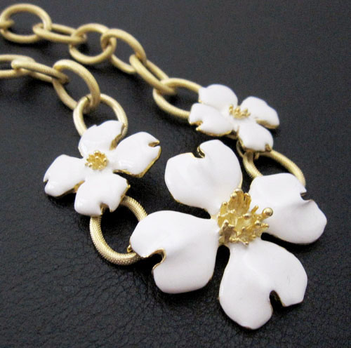 （画像用） ハナミズキ花ネックレス