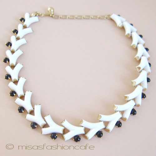 （画像用） Trifari トリファリ 白黒ツリー ネックレス