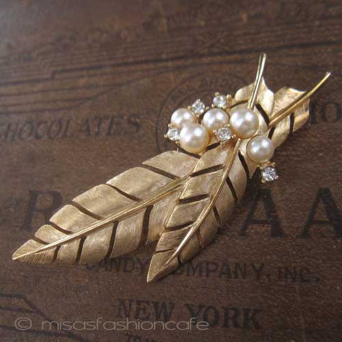 （画像用） クラウントリファリ　 Trifari 羽ブローチ