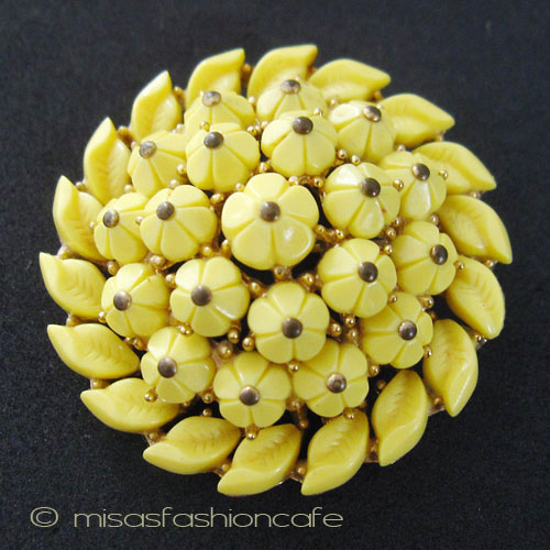 （画像用） クラウン Trifari 　お花ドーム ブローチ