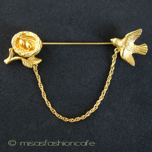 （画像用） ヴィンテージジュエリー トリファリ　鳥ブローチ