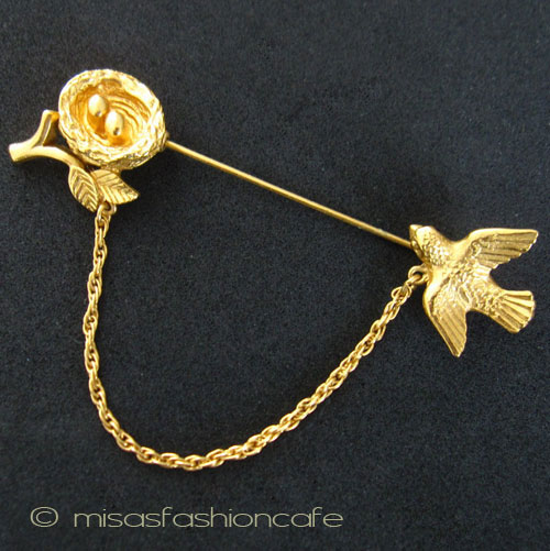 （画像用） ヴィンテージジュエリー トリファリ　鳥ブローチ