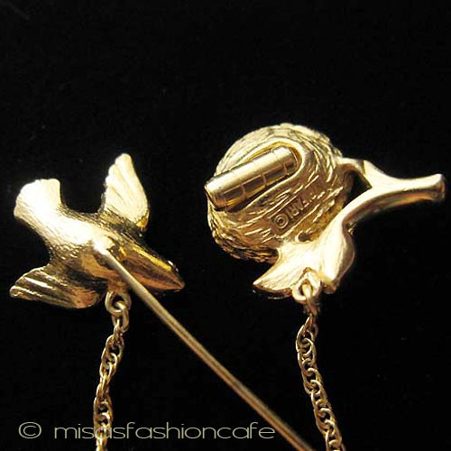 （画像用） ヴィンテージジュエリー トリファリ　鳥ブローチ