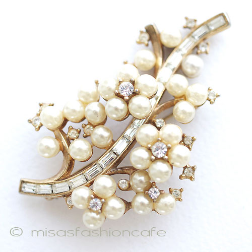 （画像用） Ｔｒｉｆａｒｉ　 トリファリ パールの花 ブローチ