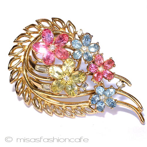 （画像用） Ｔｒｉｆａｒｉ　 トリファリ 1954年　ブーケ花ブローチ