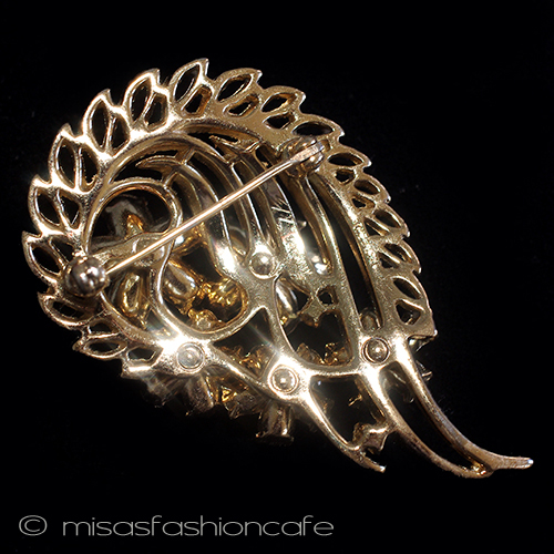 （画像用） Ｔｒｉｆａｒｉ　 トリファリ 1954年　ブーケ花ブローチ