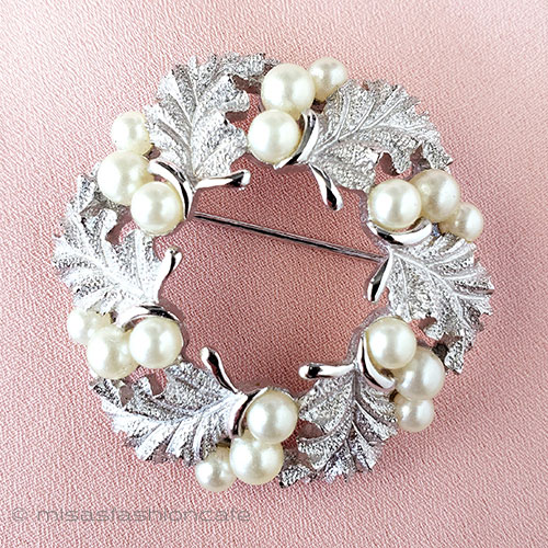 （画像用） Trifari　 トリファリ パール銀葉　リース