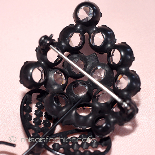 （画像用） クリスタル葡萄ブローチ