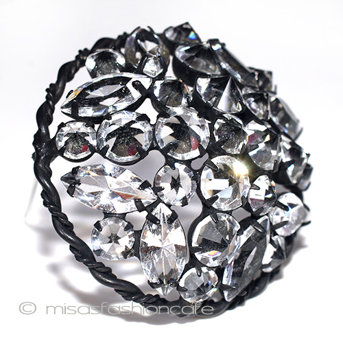 （画像用） クリスタルドーム　ブローチ