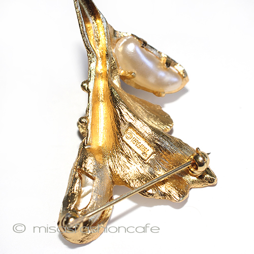 （画像用） Trifari　 トリファリ バロックパールの花