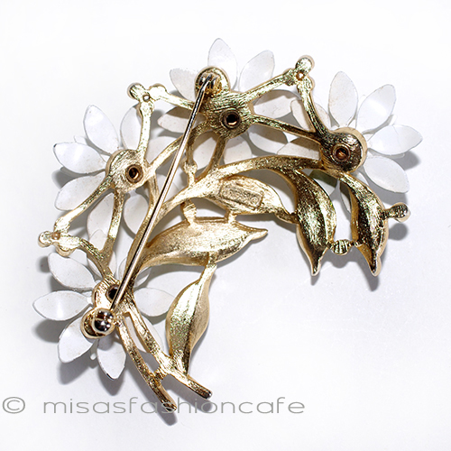 （画像用） Ｔｒｉｆａｒｉトリファリ お花ブーケ　ブローチ