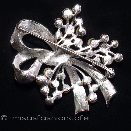 （画像用） Trifari　 トリファリ パールりぼん　ブローチ